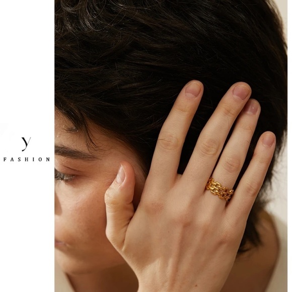 New Gold Geometric Wide Band Ring - Picture 2 of 14